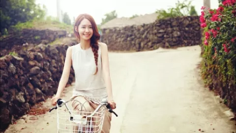 128斤胖狗被车碾压毫发无损