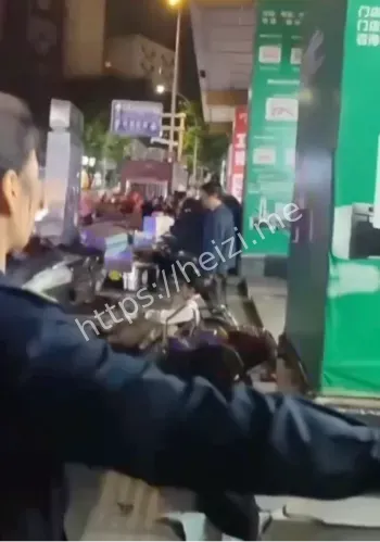 泸州新能源SUV撞人事件